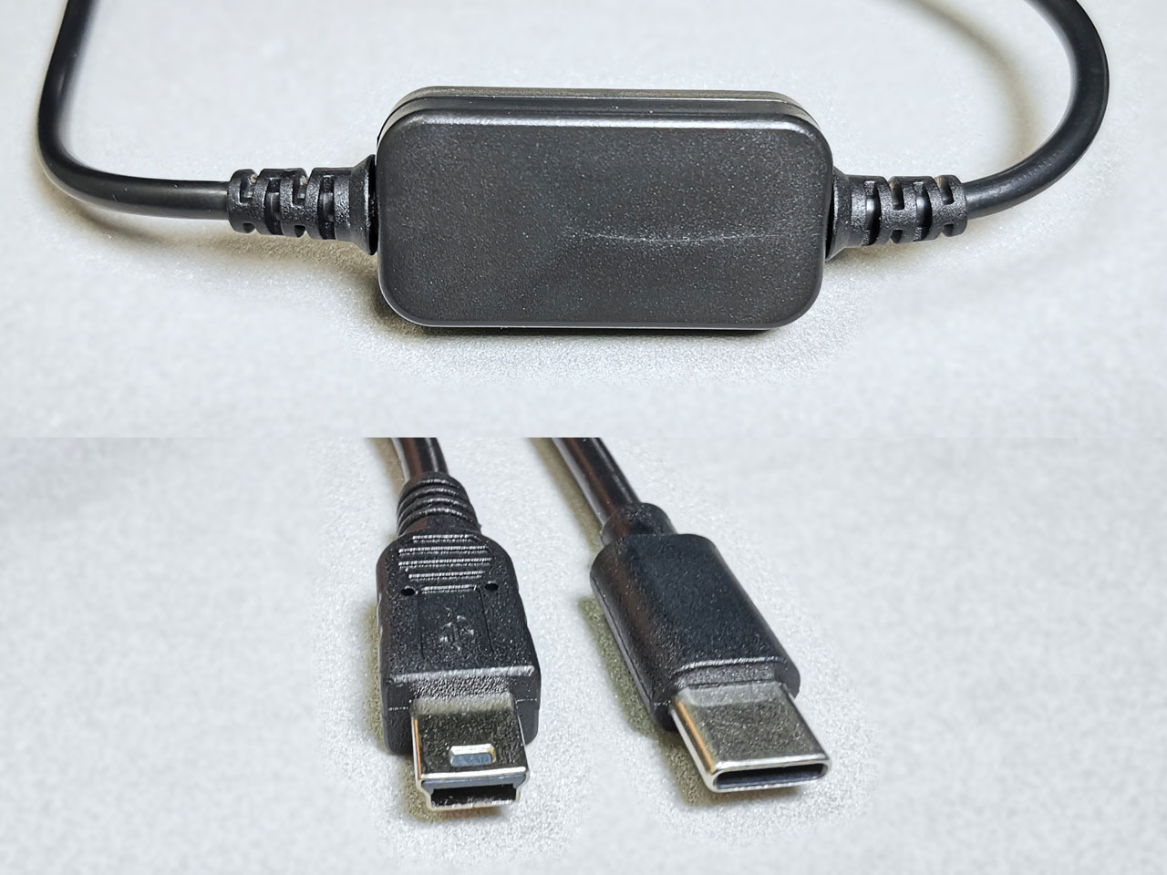 ケーブルの途中に認証キー?的なユニットがあり、両端はMini USBとタイプCのプラグになっている