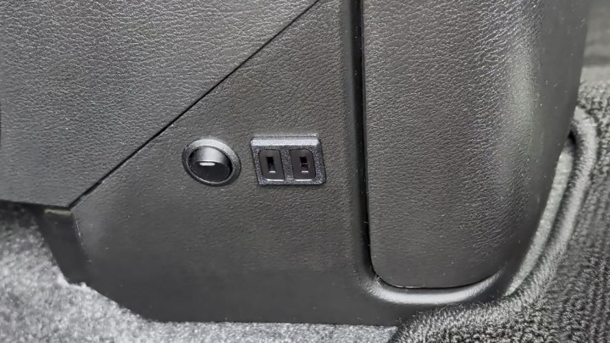 車にAC100Vコンセントを増設するのだ!