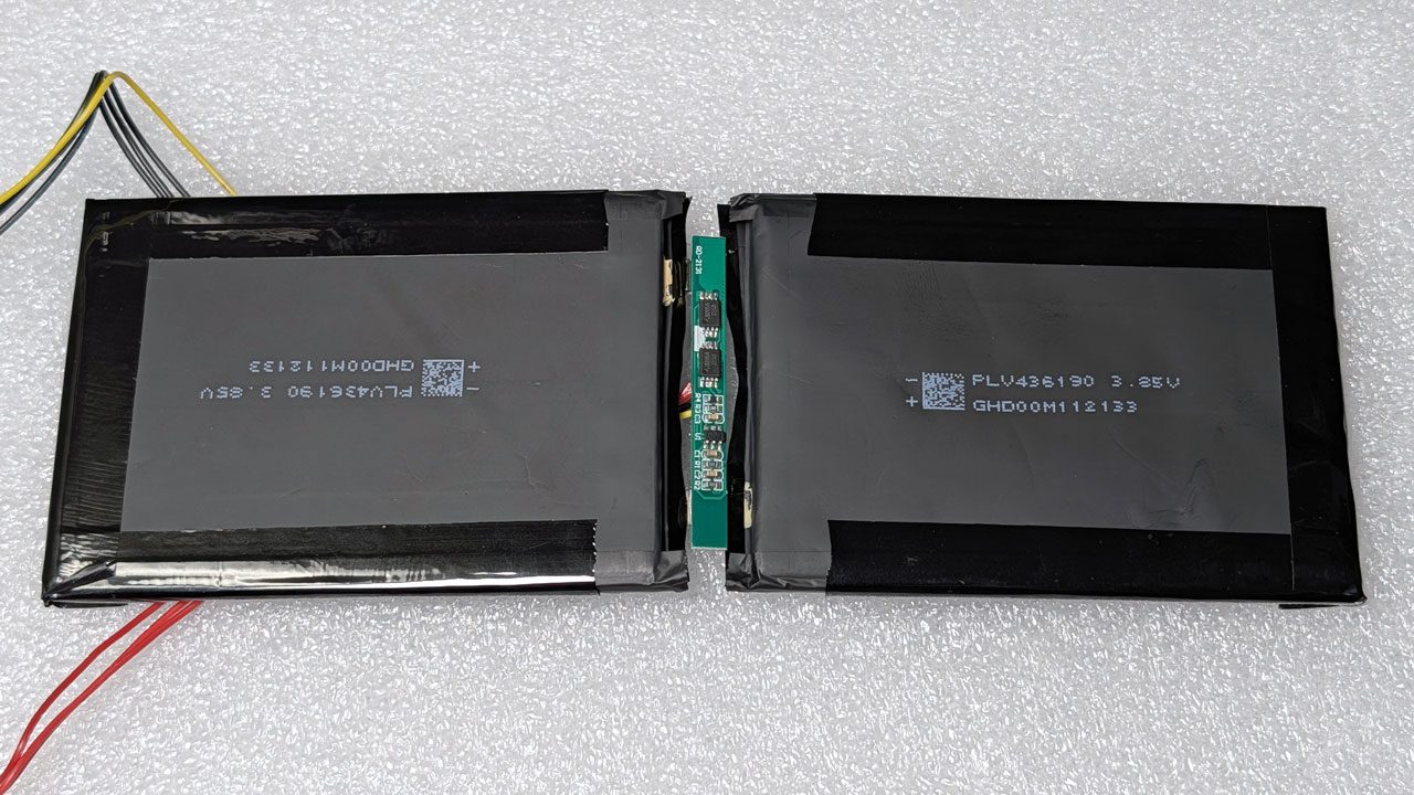BEST社のバッテリーの充電基板