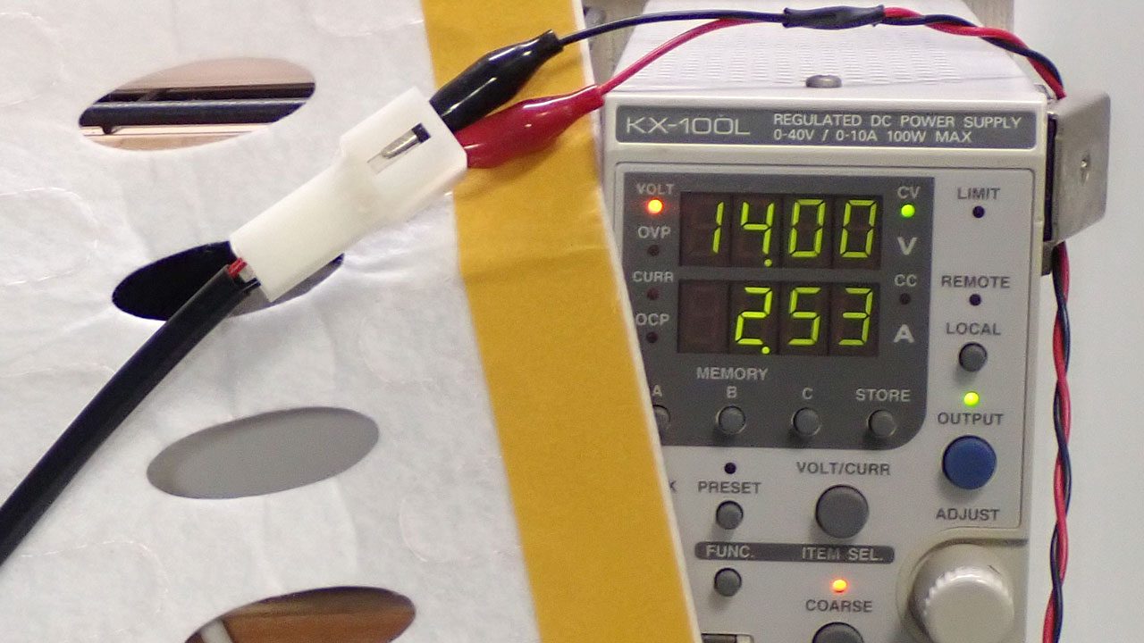 14V印加時で約2.5Aの電流